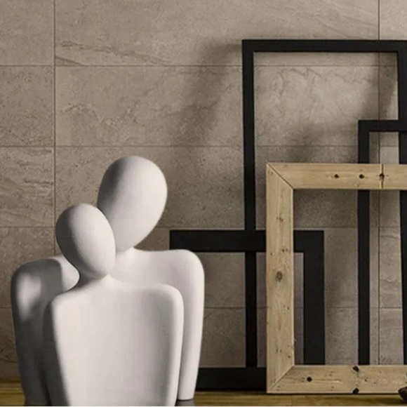 Lovely Couple Statue White Resin Gift Valentine’s Day Modern ❤️💕❤️ - Picture 3 of 7